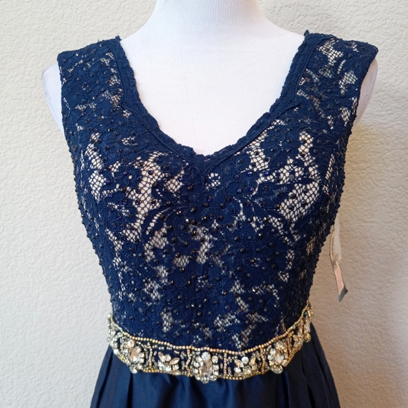Cachet lace and satin navy blue jeweled waistband gown - Picture 4 of 13